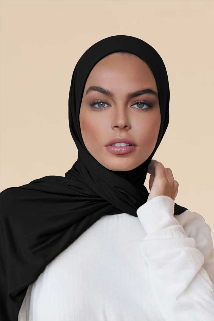 Luxury Jersey Hijab - Soft Black - Model