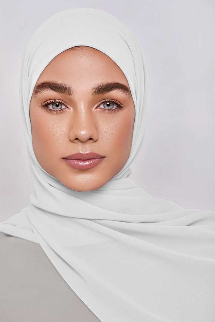 Premium Chiffon Hijab - Snow - Model