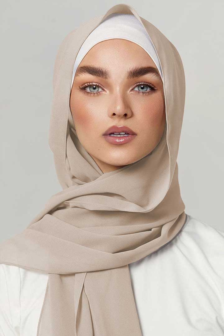 Premium Chiffon Hijab - Sphinx - Model