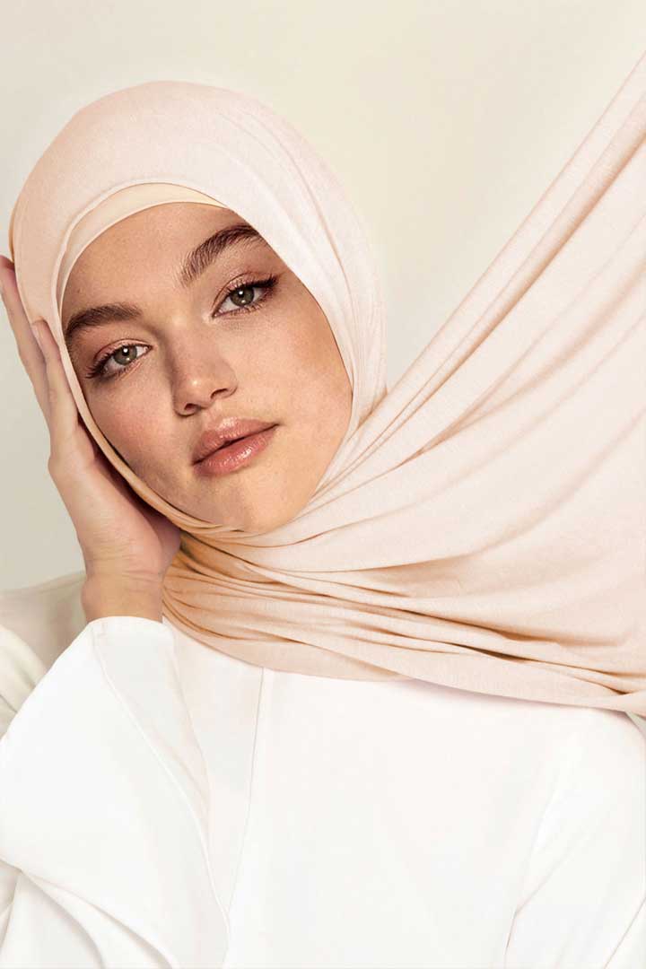 Luxury Jersey Hijab - Pale Pink - Model