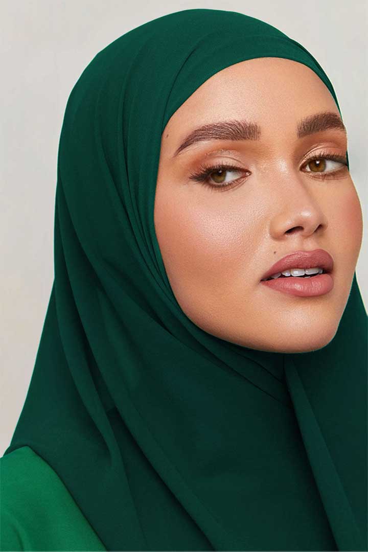 Premium Chiffon Hijab - Bosphorus - Model