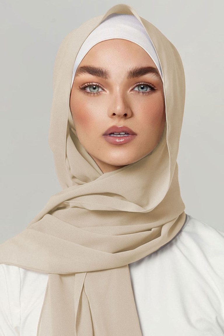 Premium Chiffon Hijab - Linen - Model