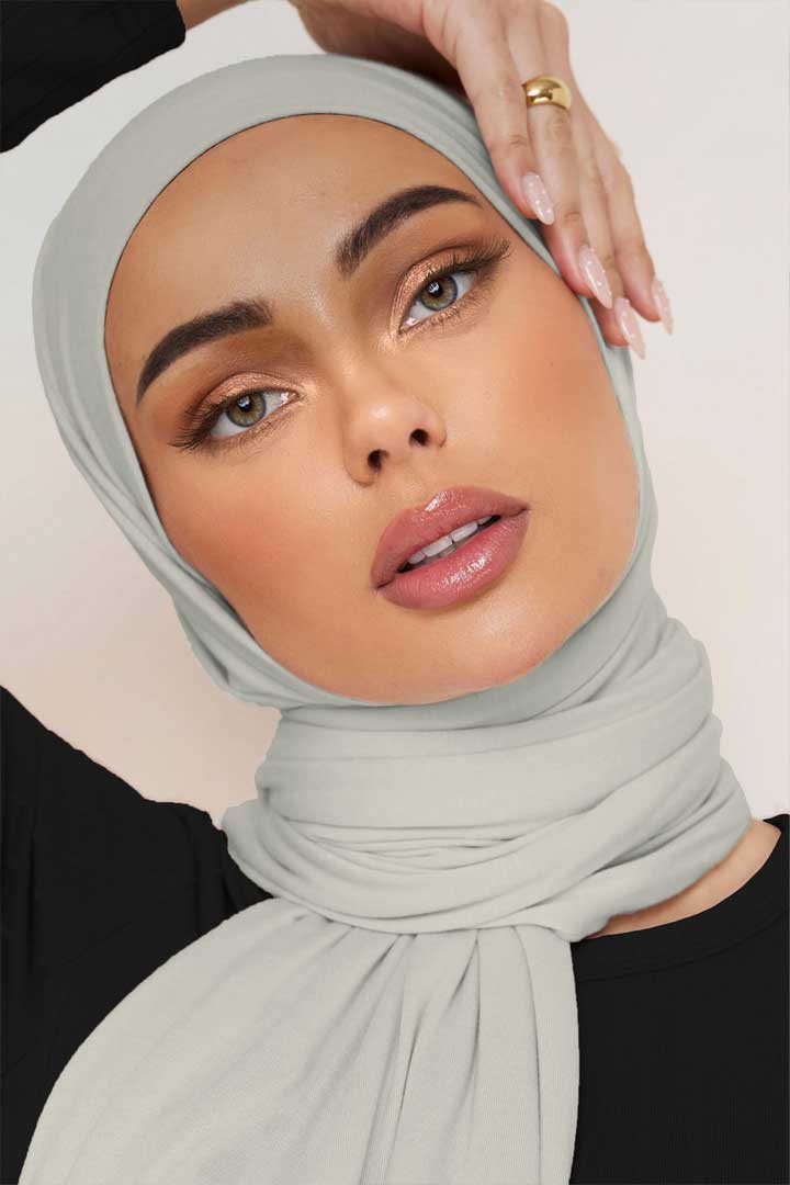 Luxury Jersey Hijab - Silver Sand - Model